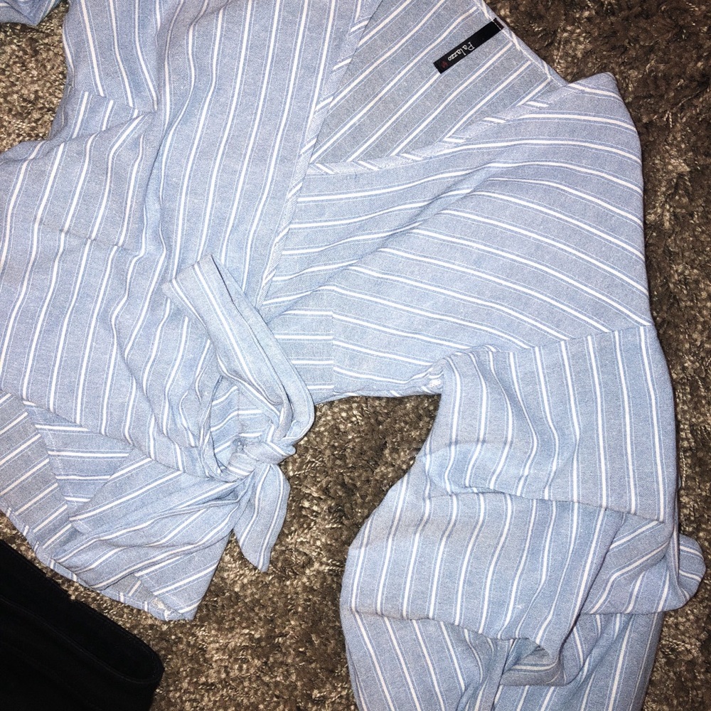 Blue stripe blouse! ✨✨